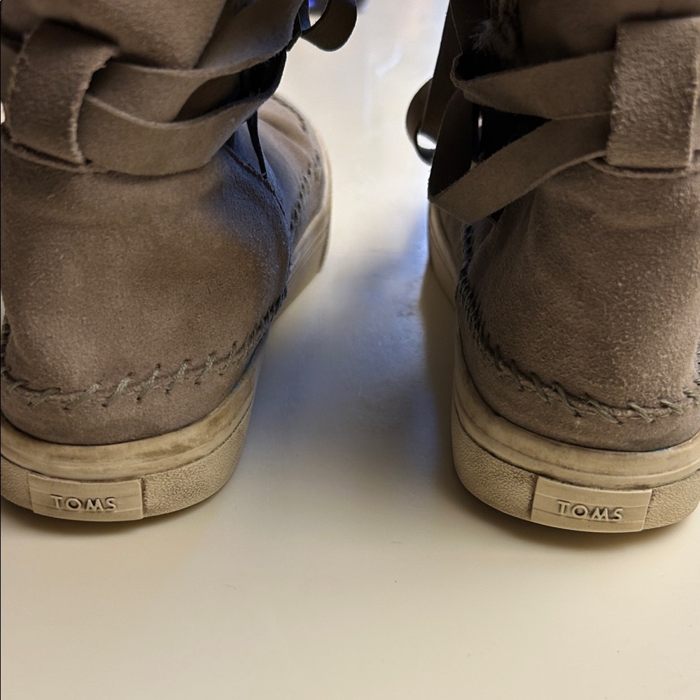 TOMS Vista Winter Boots Size 10